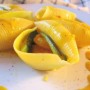 Conchiglioni senza glutine ai gamberi, zucchine e zafferano