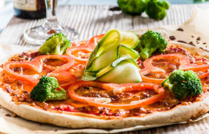 Pizza-con-julienne-di-verdure - Gluten Free Travel and living