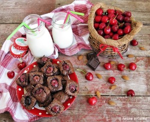 Quadrotti al cioccolato e ciliegie - Gluten Free Travel & Living